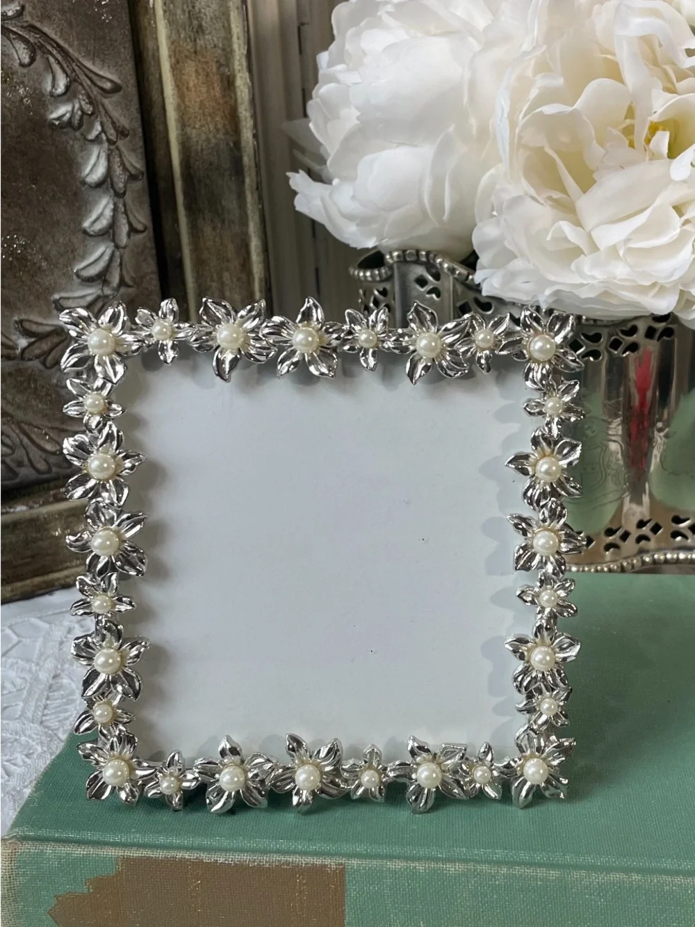 Decorative Floral Pearl Picture Frame